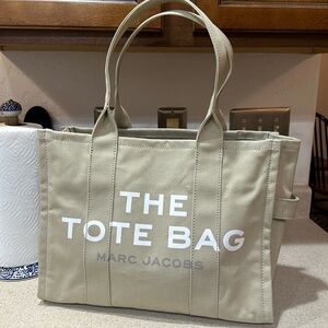 LARGE “The Tote Bag” Marc Jacobs NWT